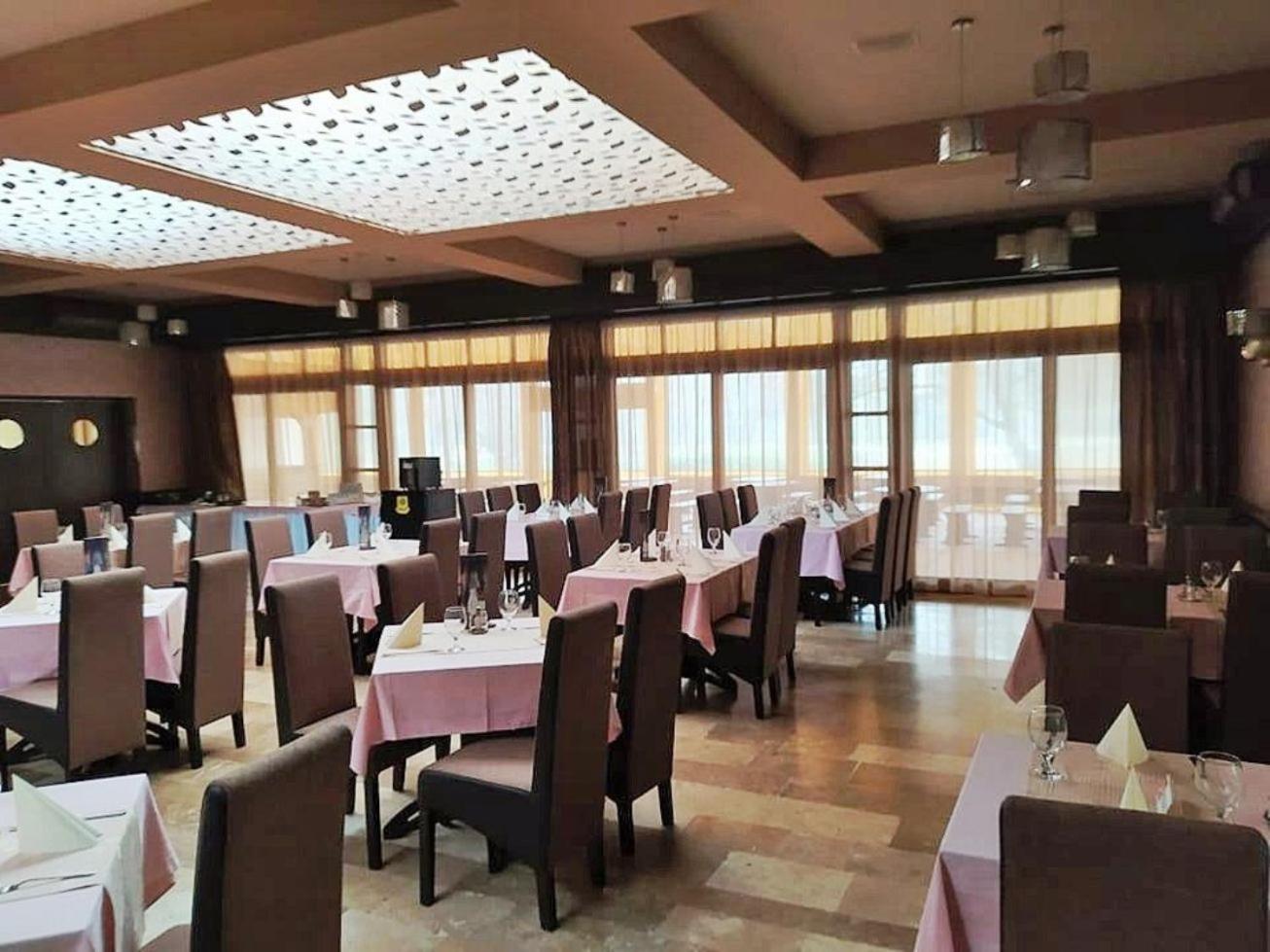 Park Hotel Gyula Exterior photo