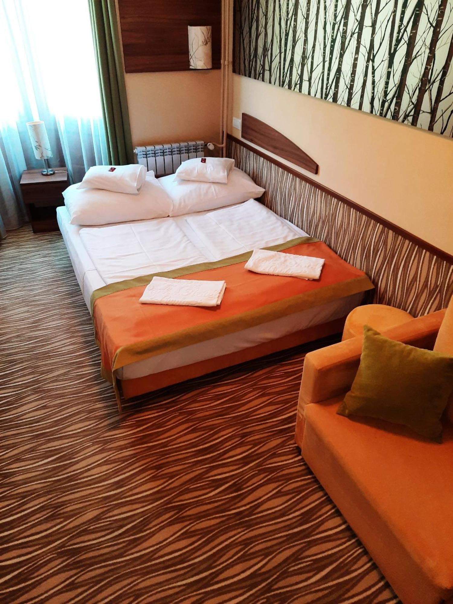 Park Hotel Gyula Exterior photo