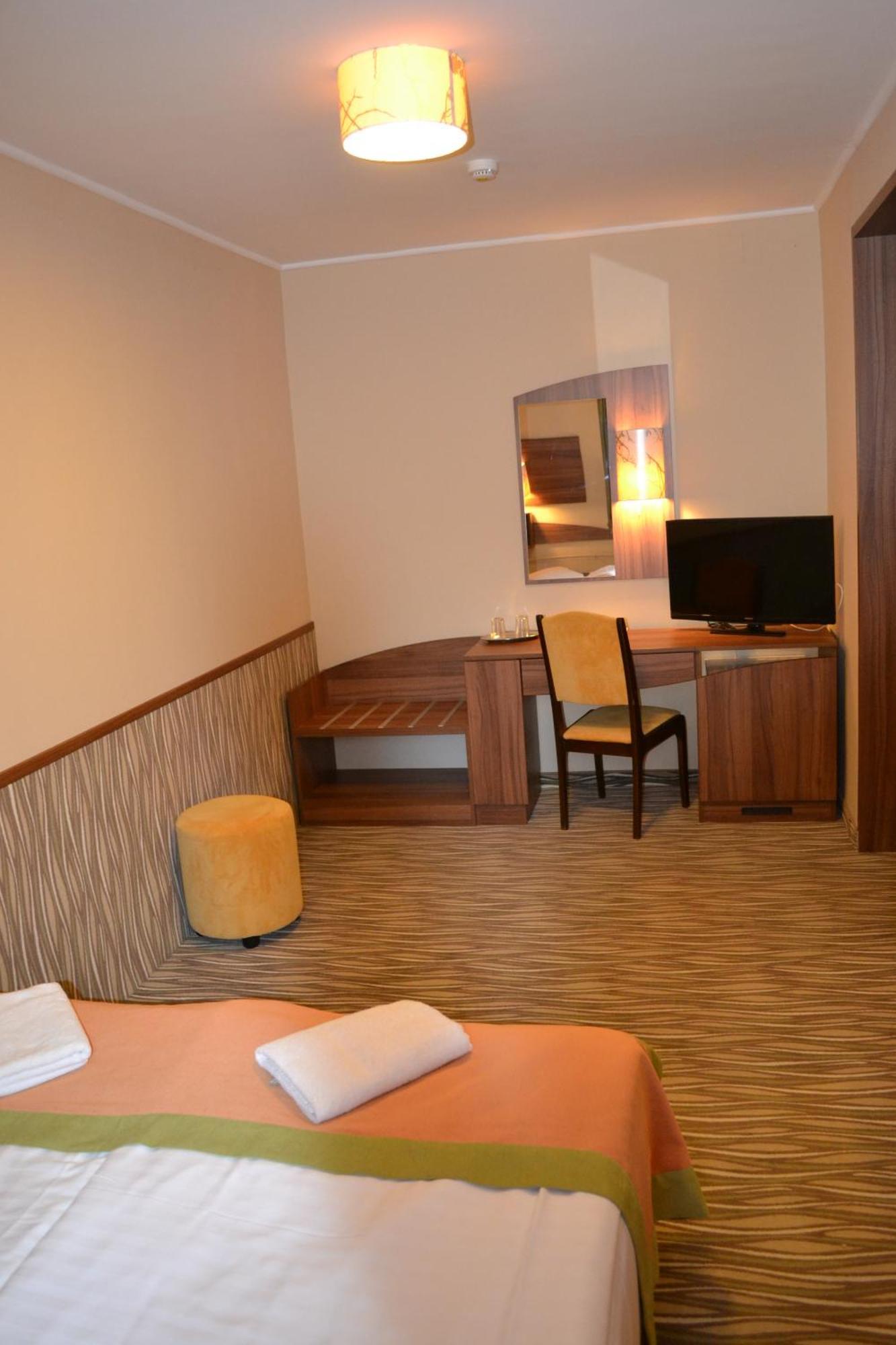 Park Hotel Gyula Exterior photo